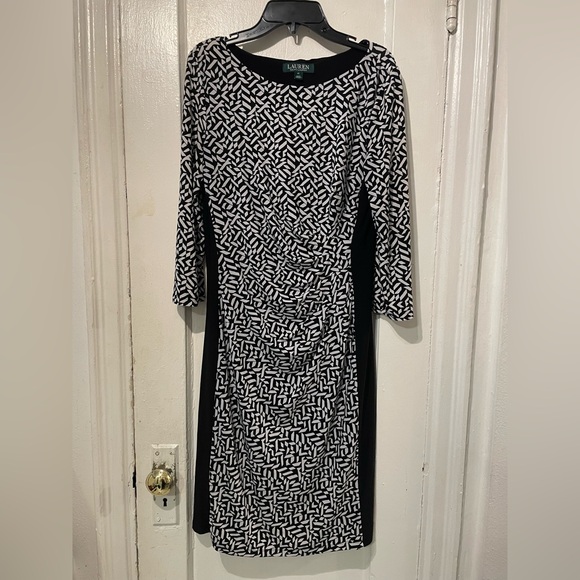 Ralph Lauren Dresses & Skirts - Ralph Lauren Black and White Geometric Long Sleeve Dress